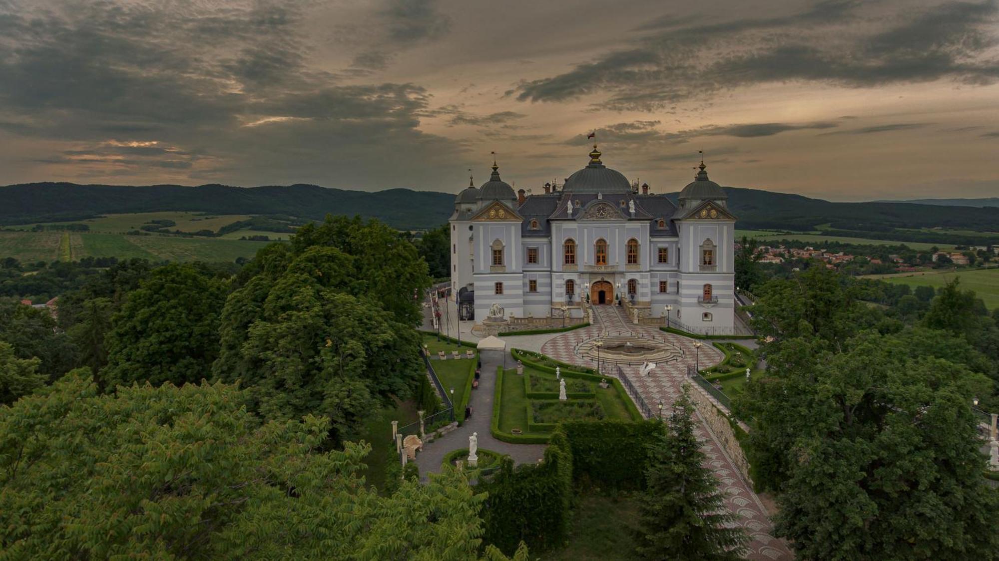 Galicia Nueva, Castle Hotel Lučenec Exterior foto